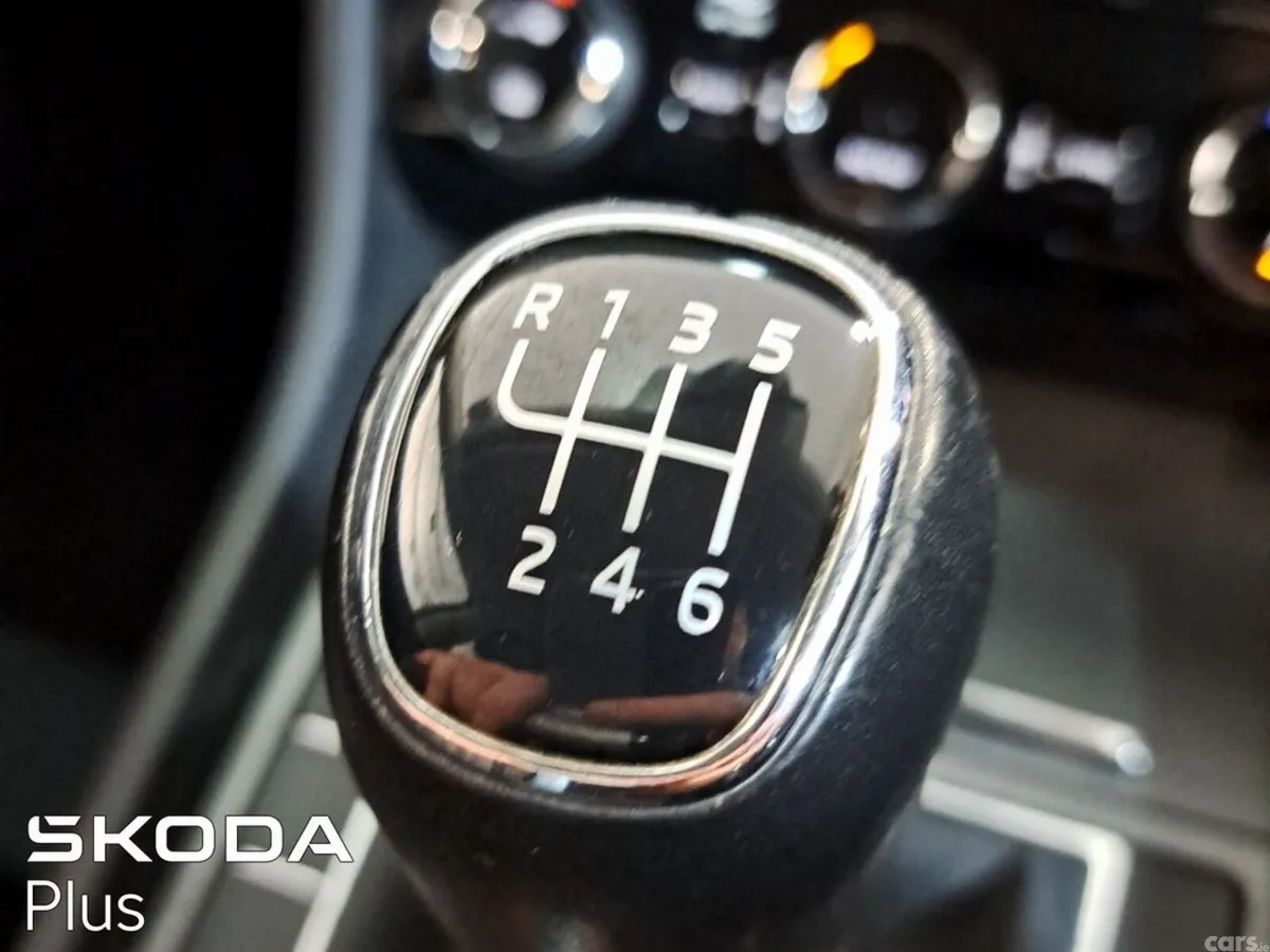 Skoda Superb Saloon, Diesel, 2023, Blue
