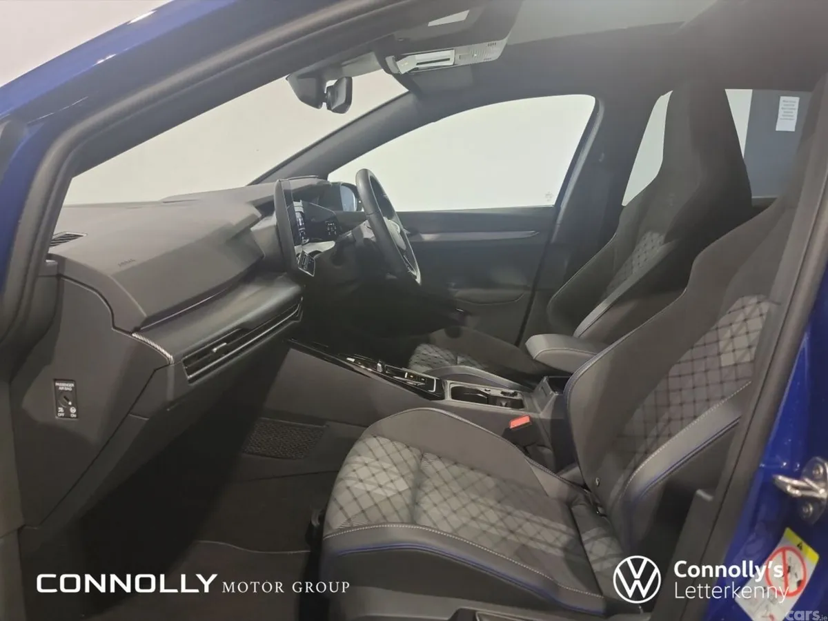 Volkswagen Golf Estate, Petrol, 2025, Blue