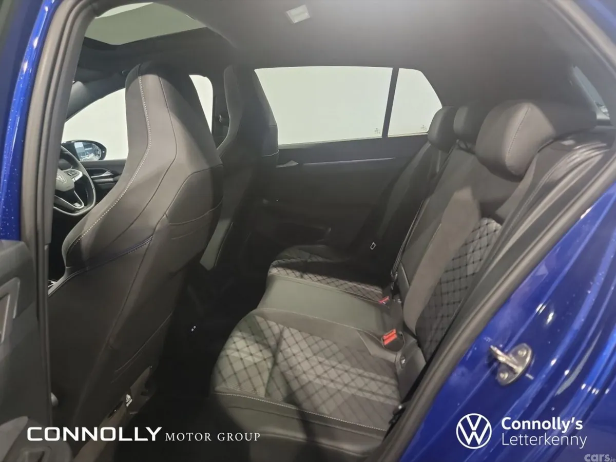 Volkswagen Golf Estate, Petrol, 2025, Blue