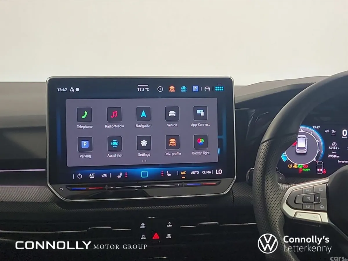 Volkswagen Golf Estate, Petrol, 2025, Blue