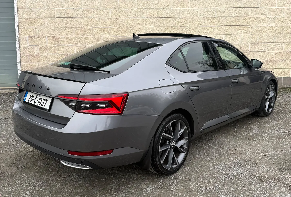 Skoda Superb Saloon, Diesel, 2023, Grey