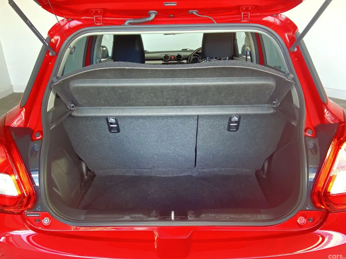 Suzuki Swift Hatchback, Petrol, 2018, Red