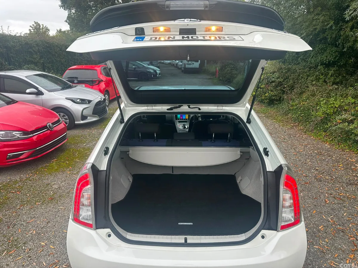 Toyota Prius Hatchback, Petrol Hybrid, 2015, White