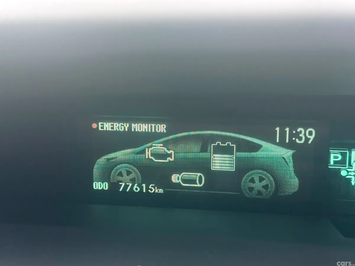 Toyota Prius Hatchback, Petrol Hybrid, 2015, White