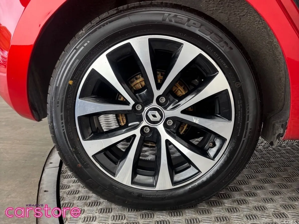 Renault Clio Hatchback, Petrol, 2023, Red