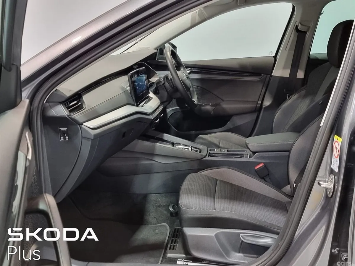 Skoda Octavia Saloon, Petrol, 2026, Grey
