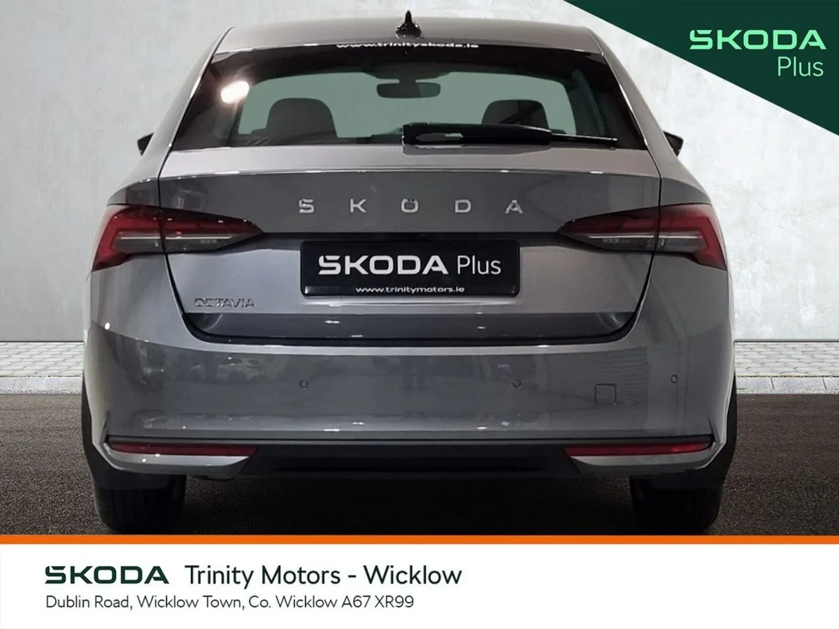 Skoda Octavia Saloon, Petrol, 2026, Grey