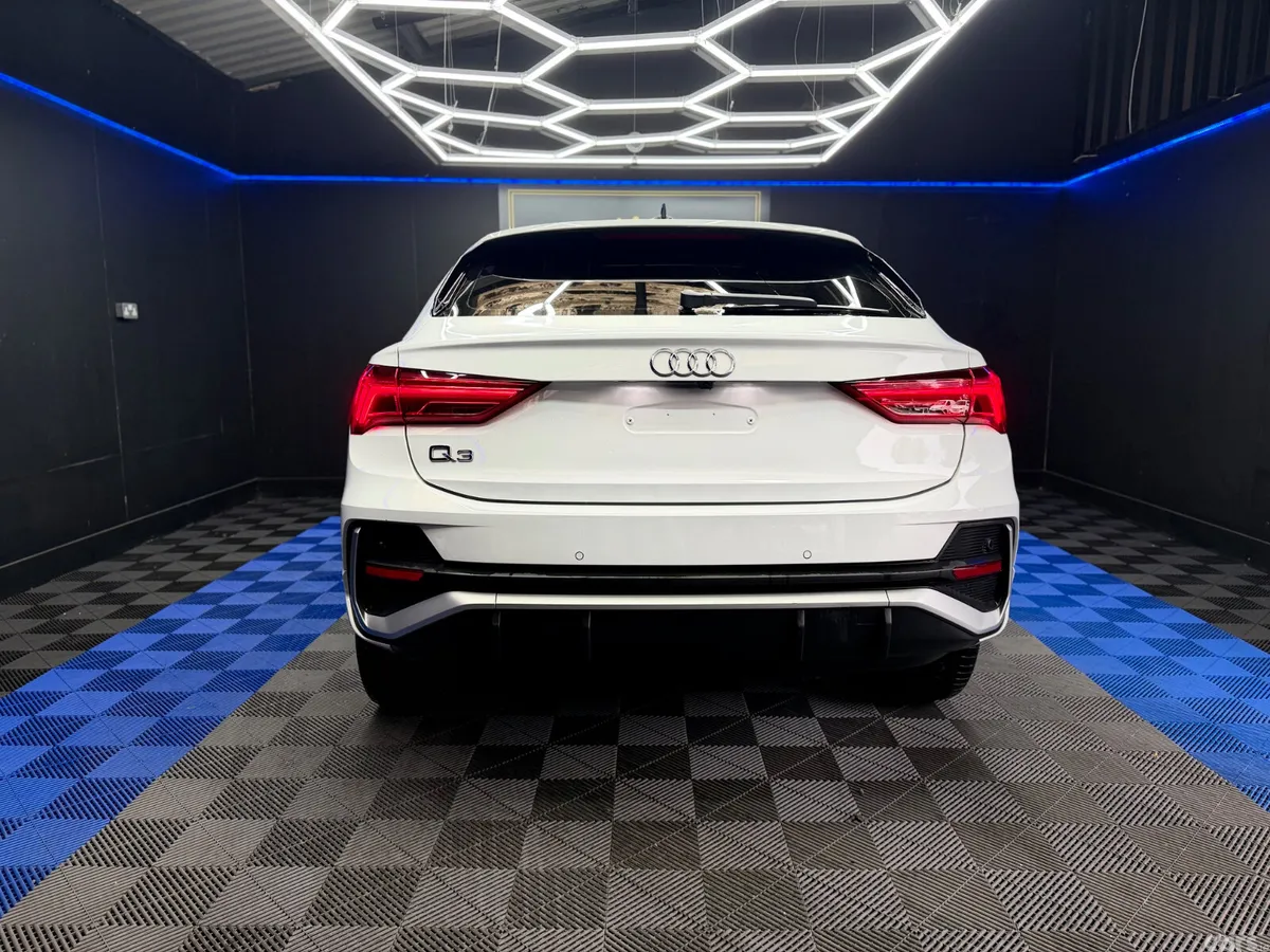 Audi Q3 SUV, Petrol Hybrid, 2023, White