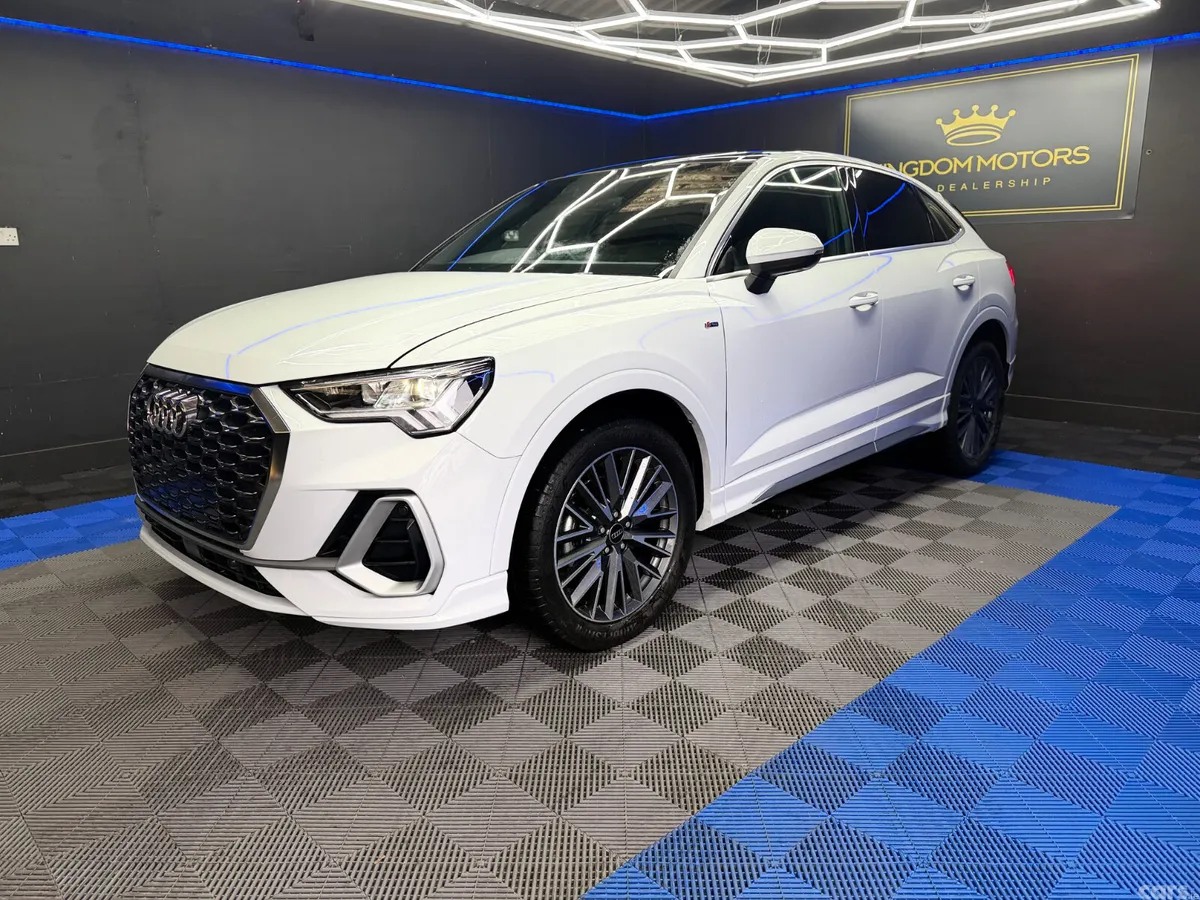 Audi Q3 SUV, Petrol Hybrid, 2023, White