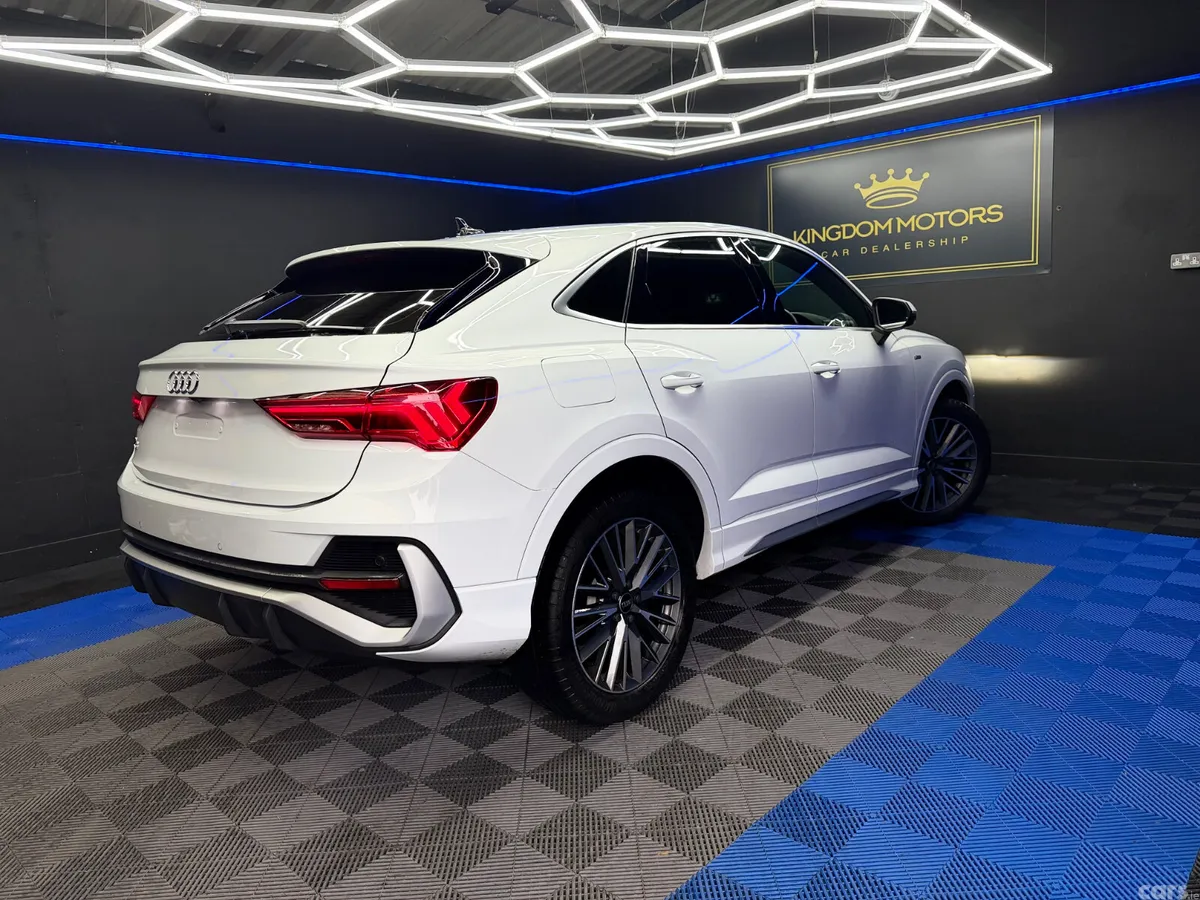 Audi Q3 SUV, Petrol Hybrid, 2023, White