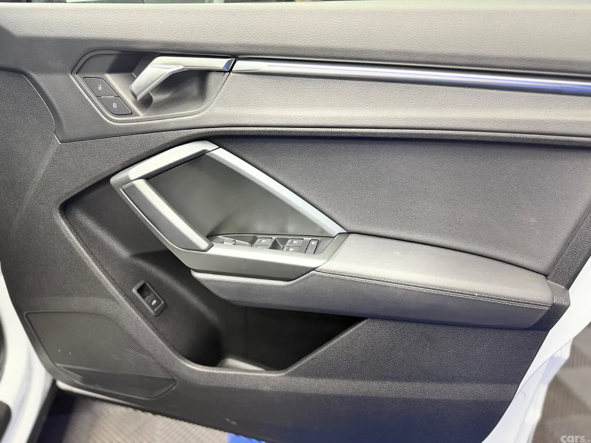 Audi Q3 SUV, Petrol Hybrid, 2023, White