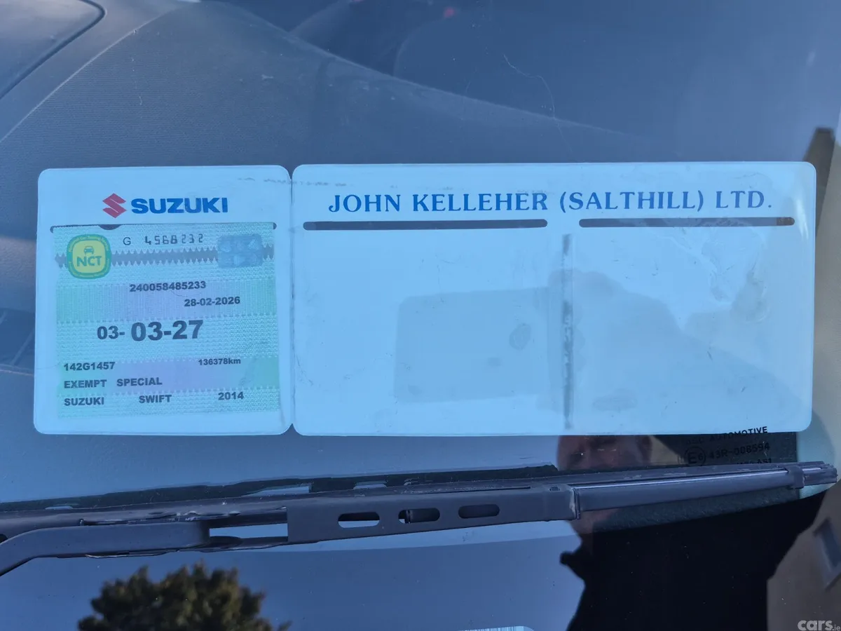 Suzuki Swift Hatchback, Petrol, 2014, Silver