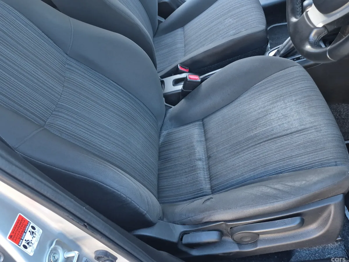 Suzuki Swift Hatchback, Petrol, 2014, Silver