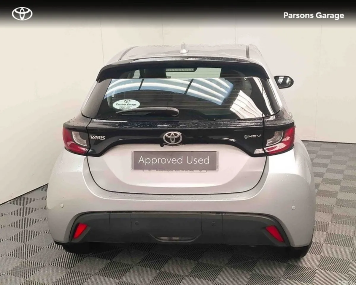 Toyota Yaris Hatchback, Petrol Hybrid, 2025, Silver