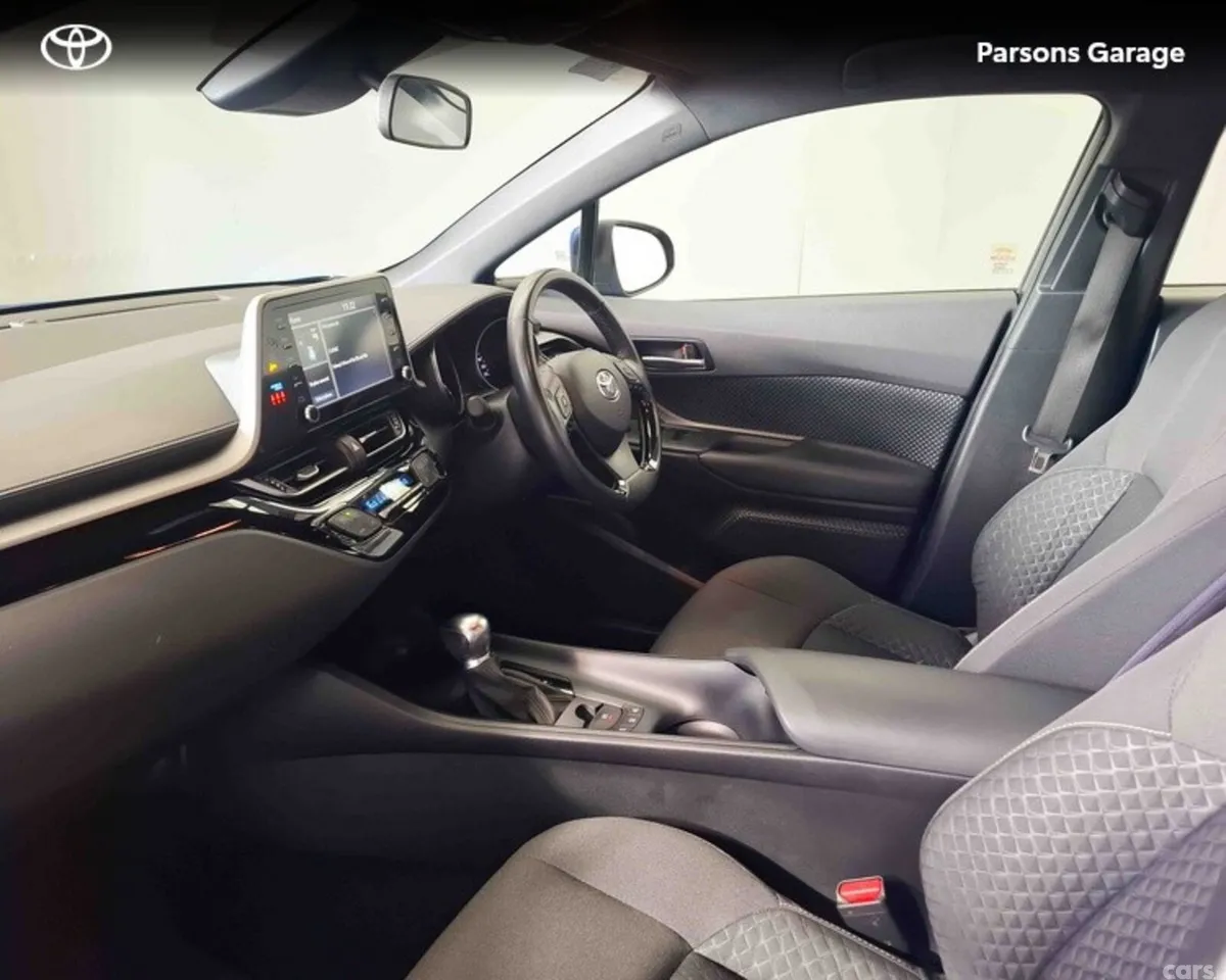 Toyota C-HR SUV, Petrol Hybrid, 2021, Blue
