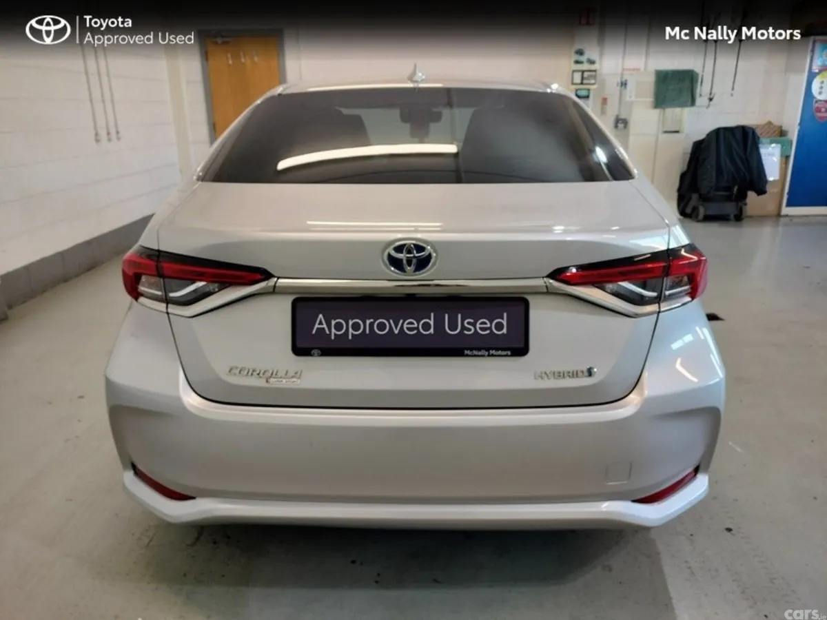 Toyota Corolla Saloon, Petrol Hybrid, 2022, Grey