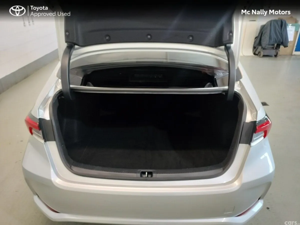 Toyota Corolla Saloon, Petrol Hybrid, 2022, Grey