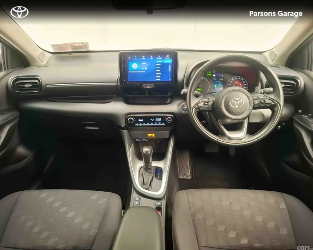 Toyota Yaris Hatchback, Petrol Hybrid, 2025, Silver