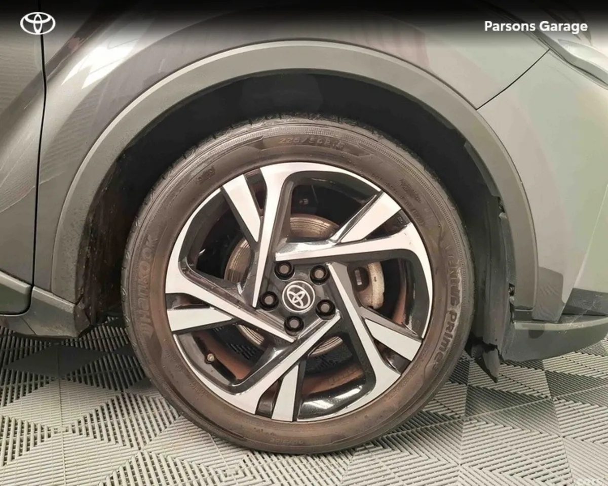 Toyota C-HR SUV, Petrol Hybrid, 2023, Grey