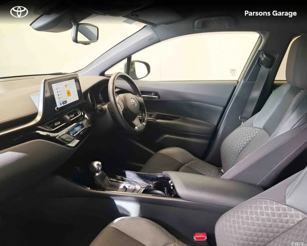 Toyota C-HR SUV, Petrol Hybrid, 2022, Grey