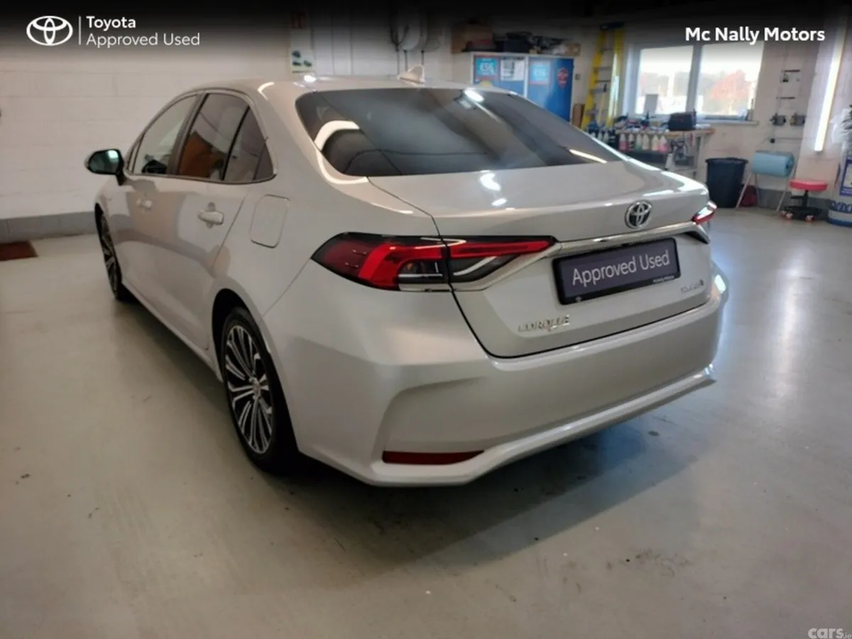 Toyota Corolla Saloon, Petrol Hybrid, 2022, Grey