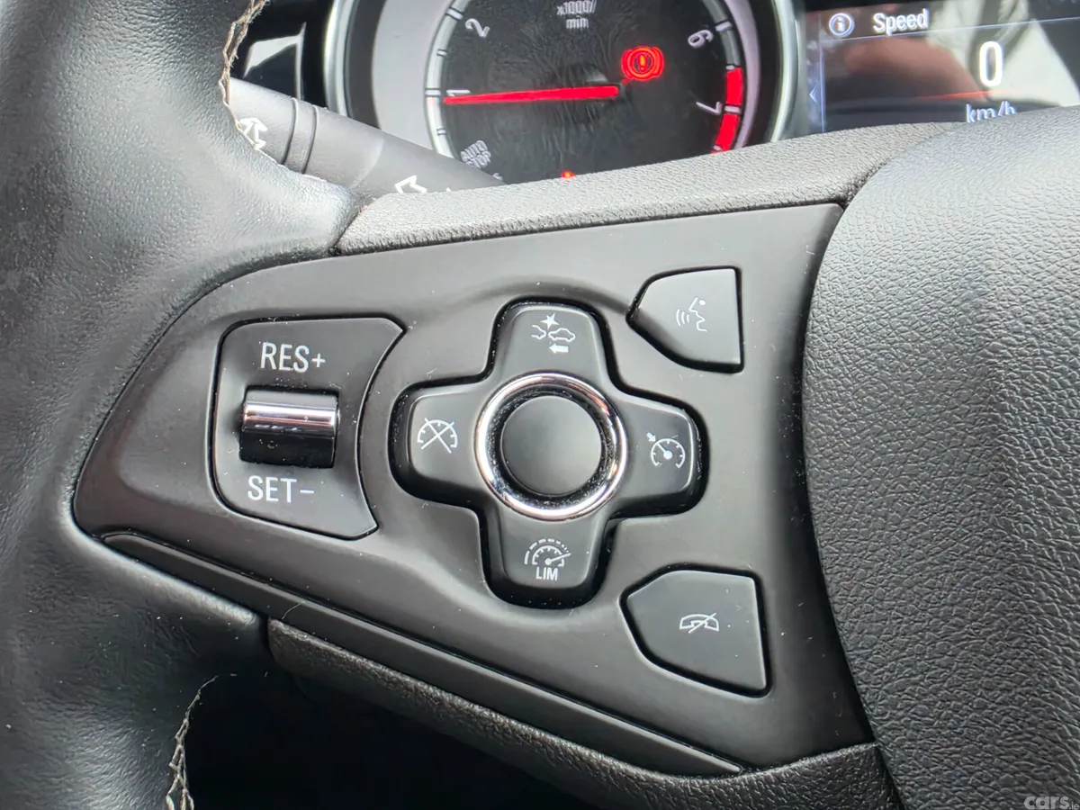 Opel Astra Hatchback, Petrol, 2016, Silver