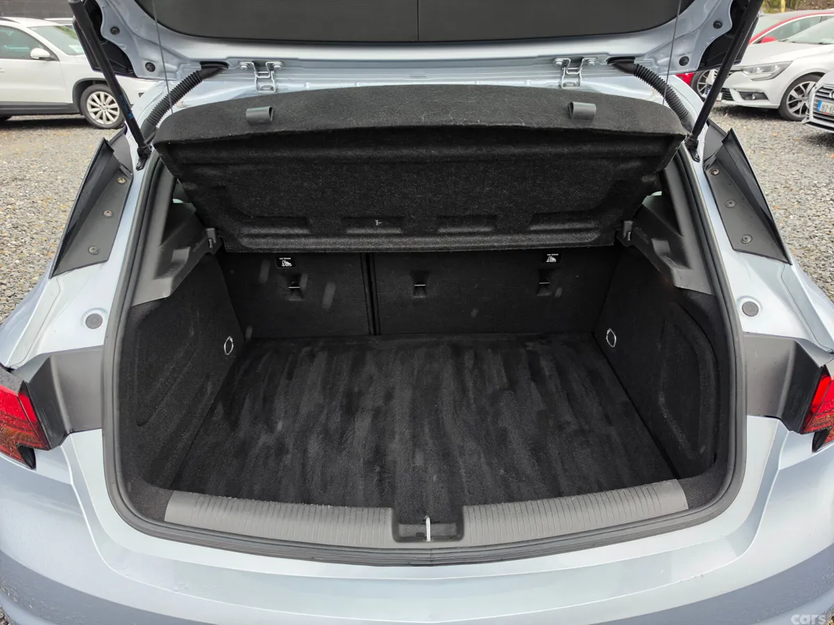 Opel Astra Hatchback, Petrol, 2016, Silver