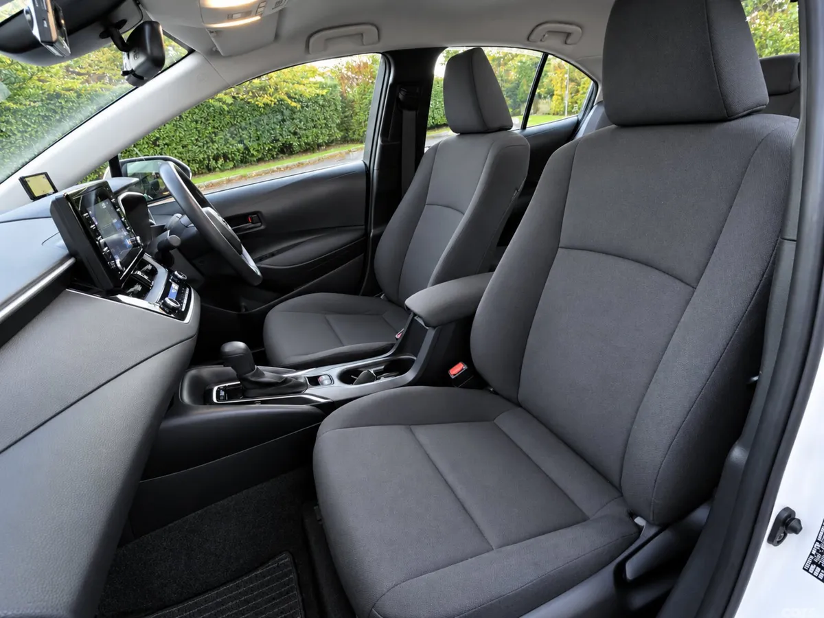 Toyota Corolla Saloon, Petrol Hybrid, 2019, White