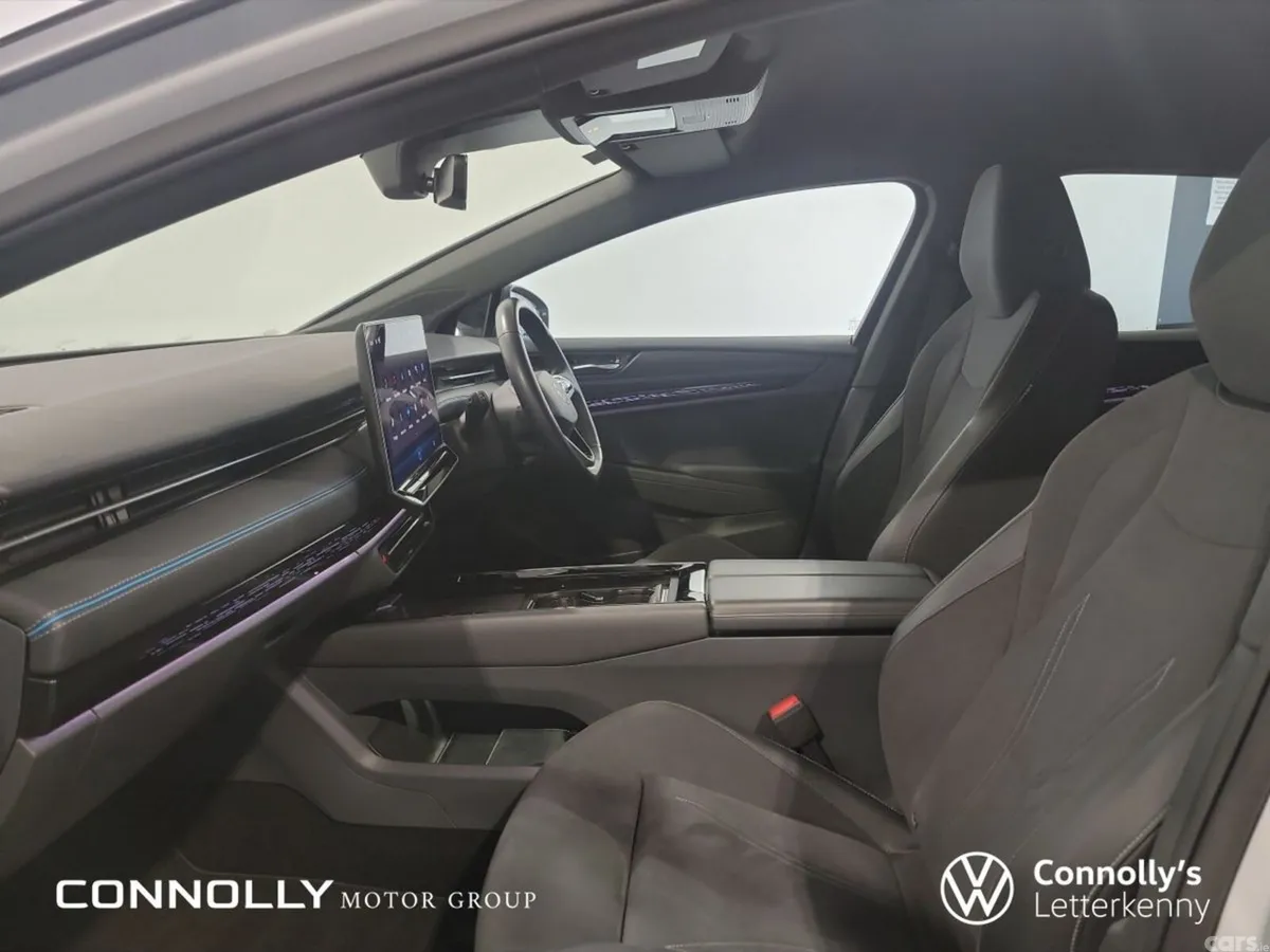 Volkswagen ID.7 Hatchback, Electric, 2024, White
