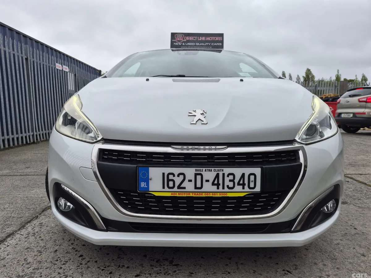 Peugeot 208 Hatchback, Petrol, 2016, White