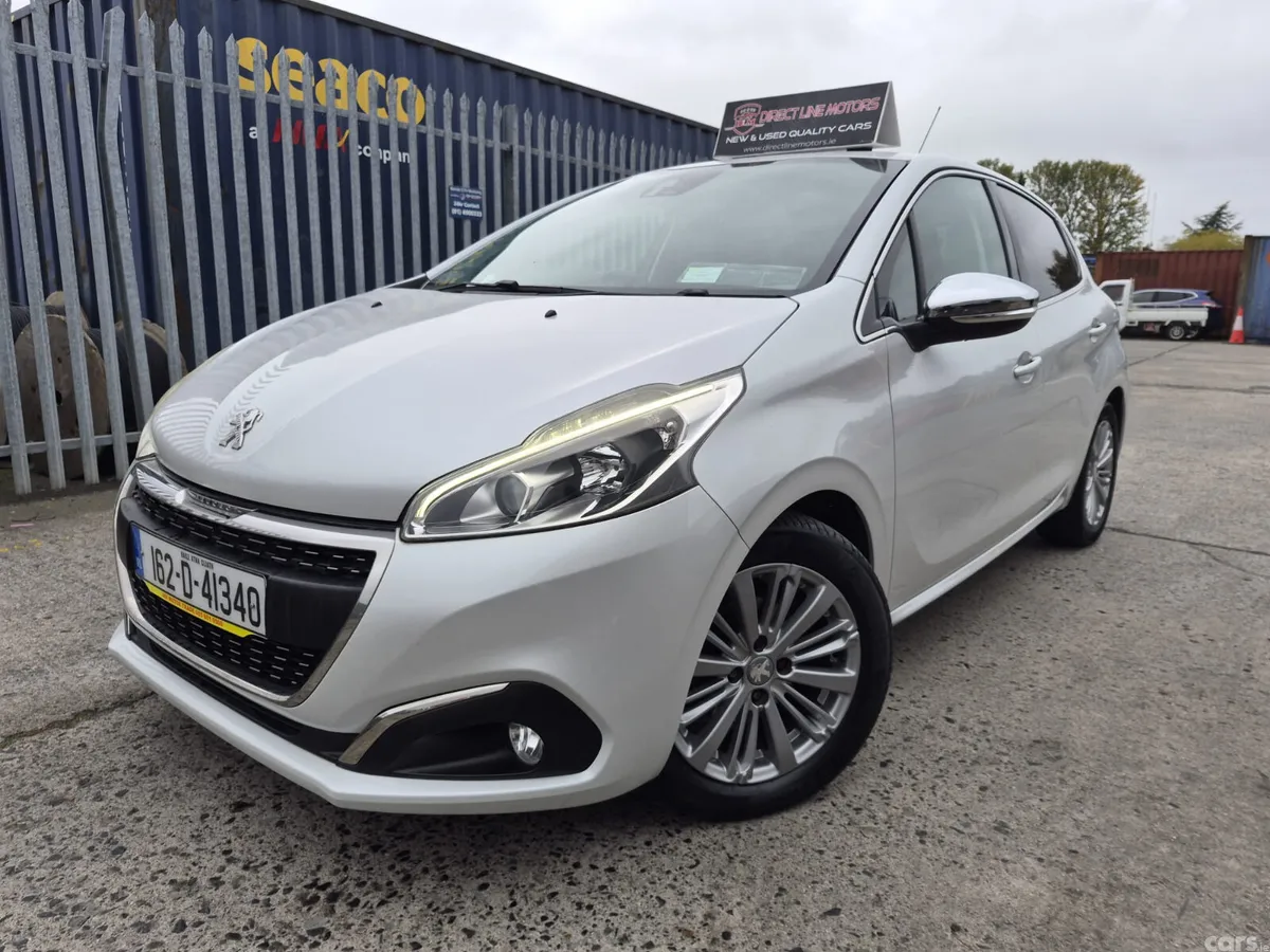Peugeot 208 Hatchback, Petrol, 2016, White
