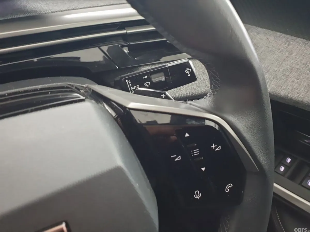 Peugeot 3008 MPV, Petrol, 2025, Grey