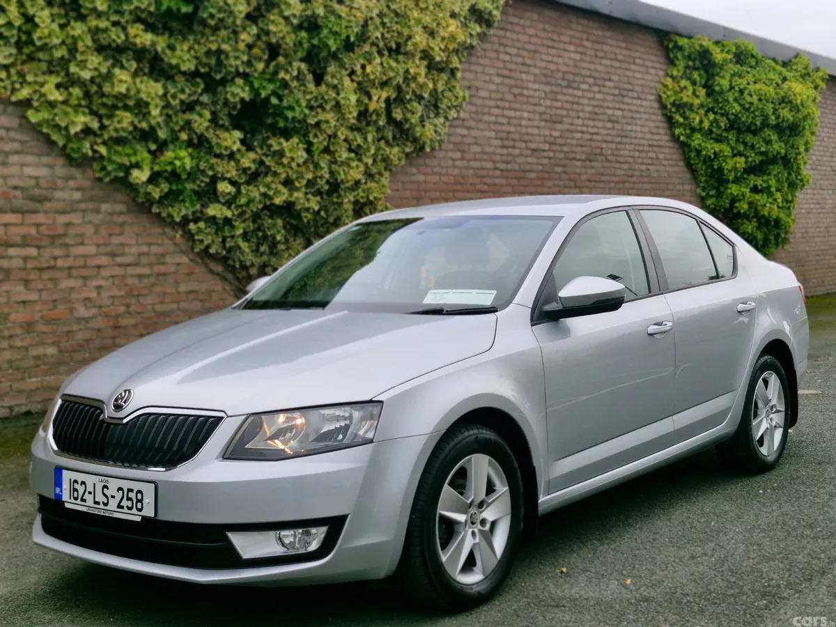Skoda Octavia Saloon, Diesel, 2016, Silver