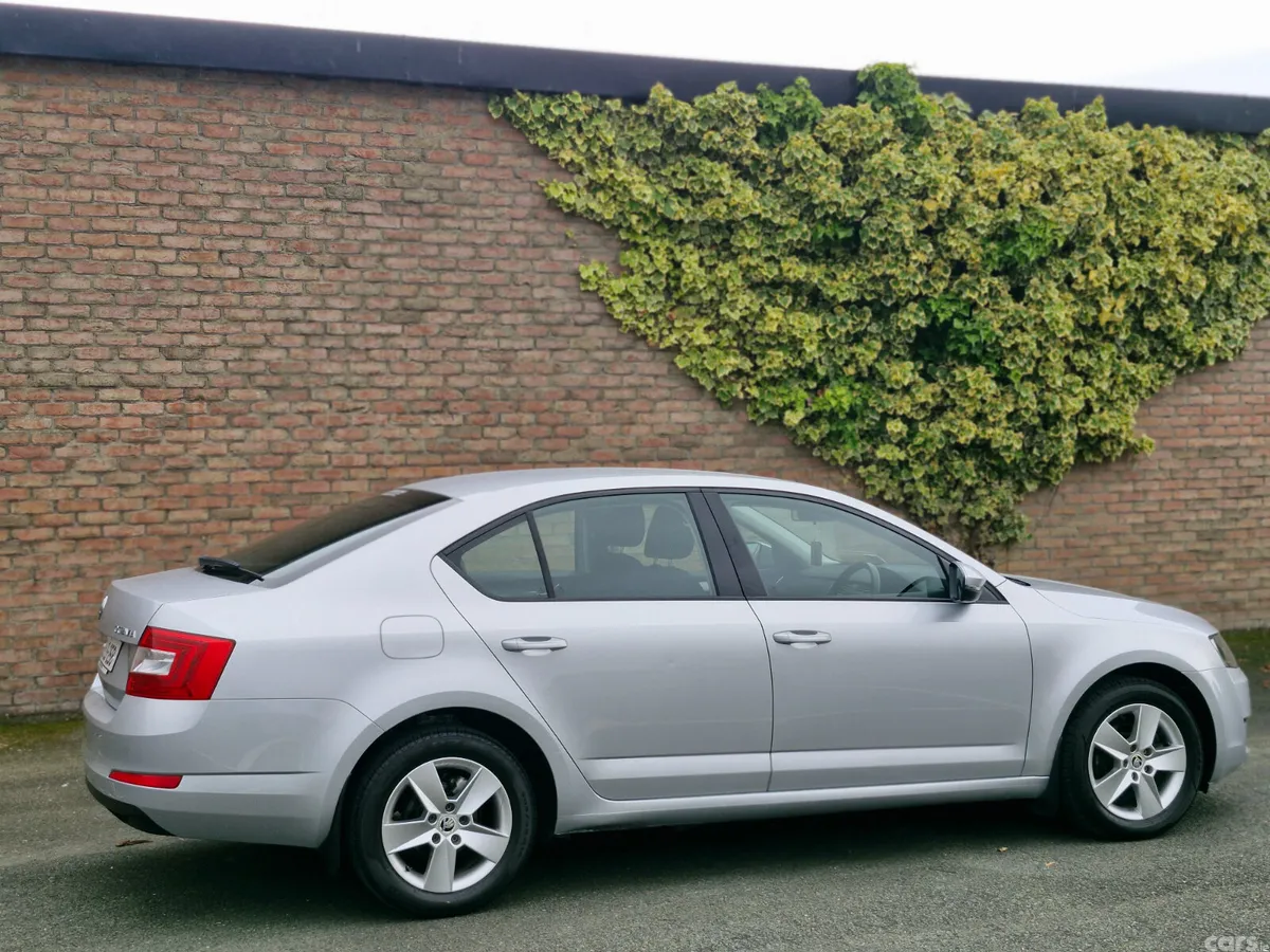 Skoda Octavia Saloon, Diesel, 2016, Silver
