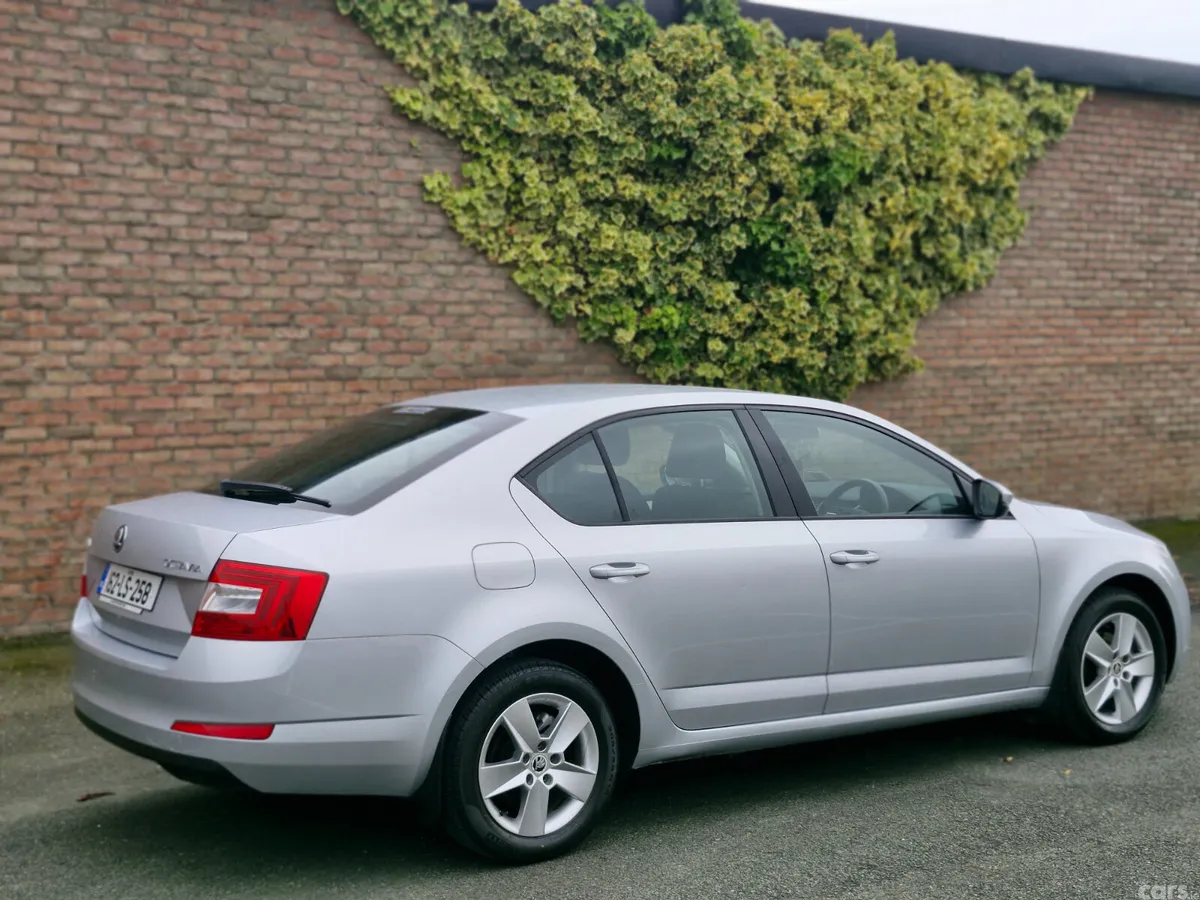 Skoda Octavia Saloon, Diesel, 2016, Silver
