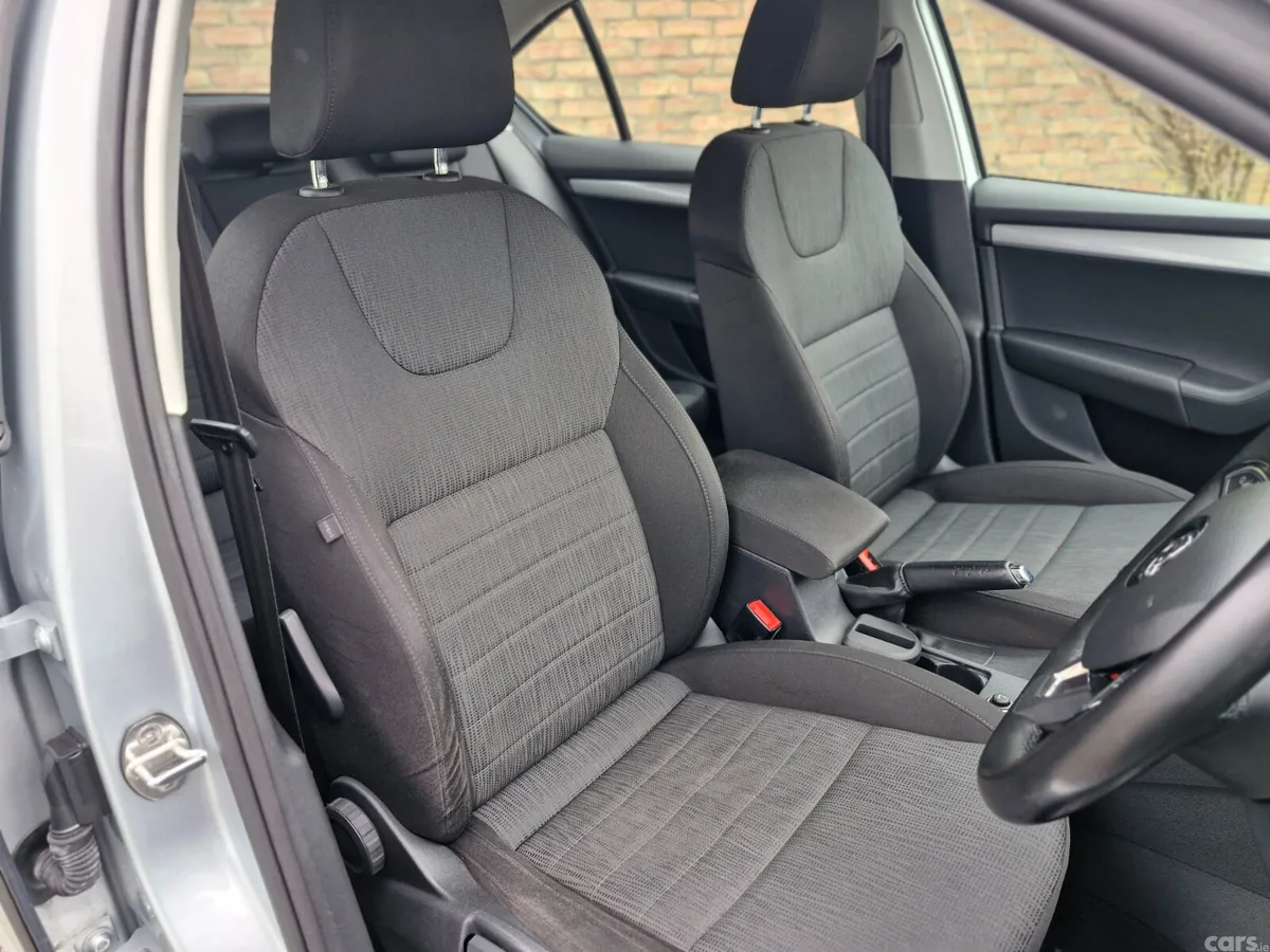 Skoda Octavia Saloon, Diesel, 2016, Silver