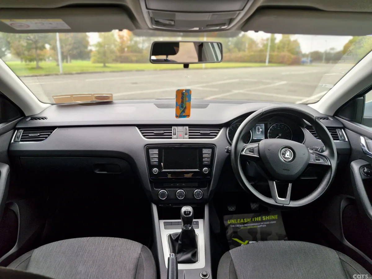 Skoda Octavia Saloon, Diesel, 2016, Silver