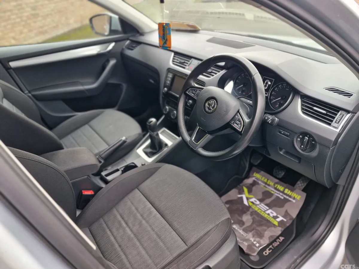 Skoda Octavia Saloon, Diesel, 2016, Silver