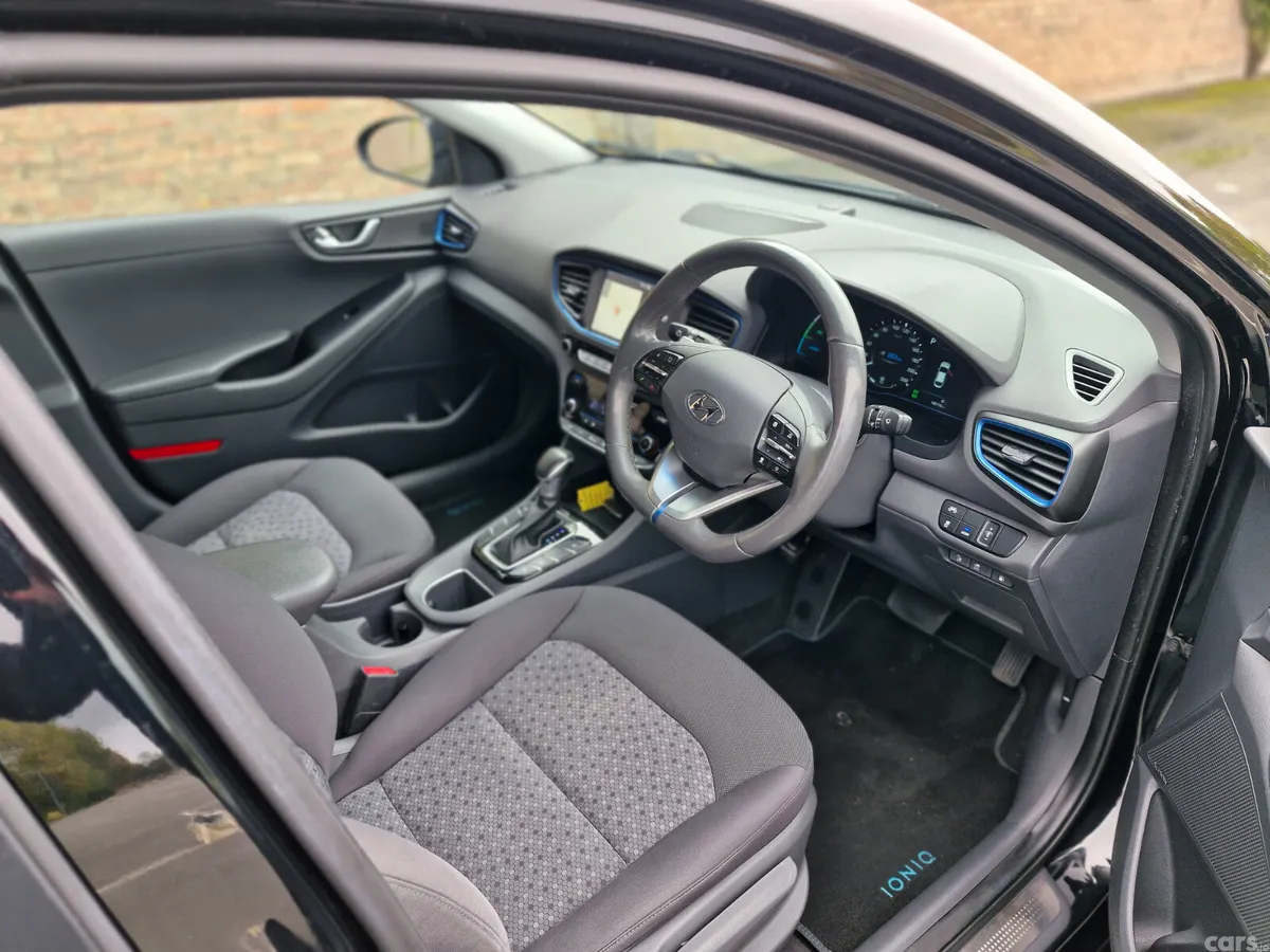 Hyundai IONIQ Hatchback, Petrol Plug-in Hybrid, 2018, Black
