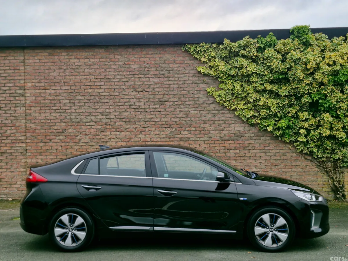Hyundai IONIQ Hatchback, Petrol Plug-in Hybrid, 2018, Black