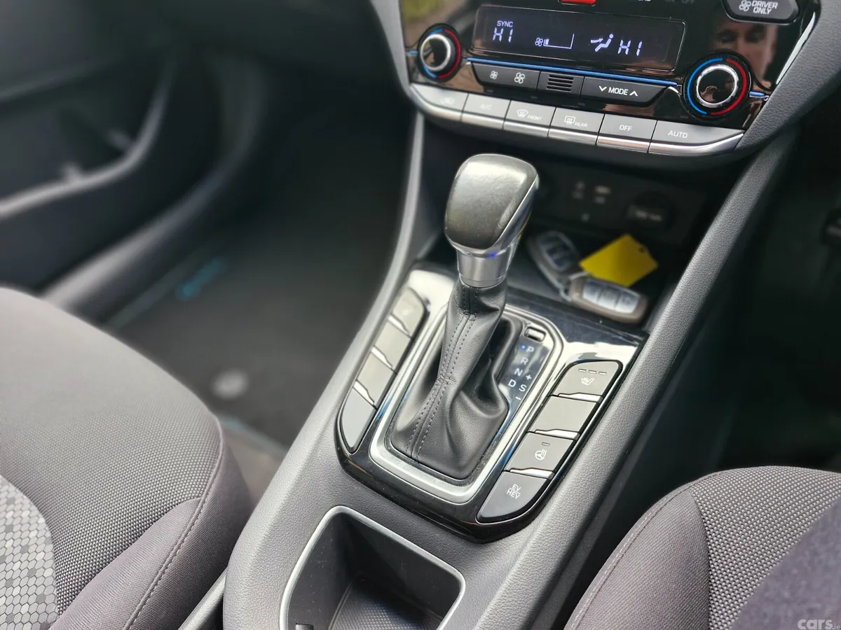 Hyundai IONIQ Hatchback, Petrol Plug-in Hybrid, 2018, Black