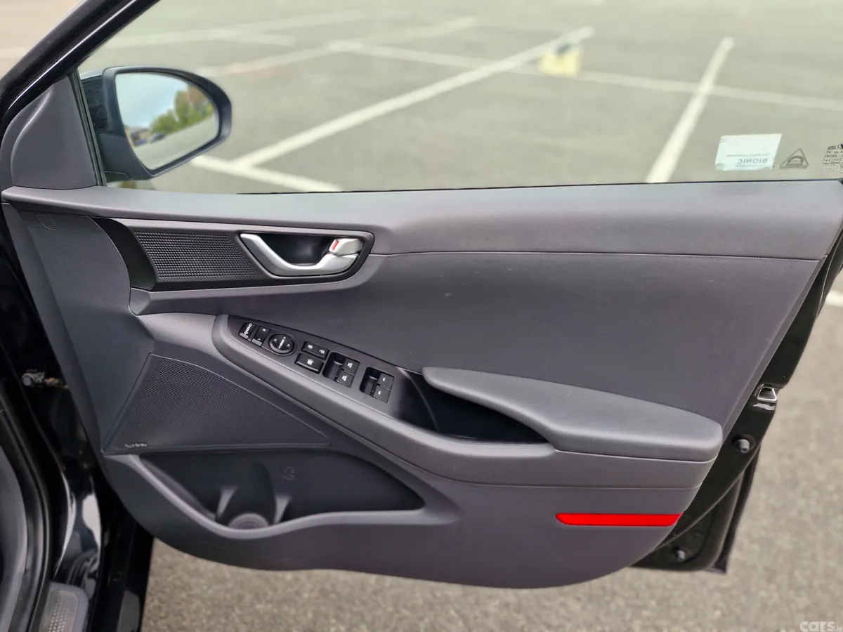 Hyundai IONIQ Hatchback, Petrol Plug-in Hybrid, 2018, Black