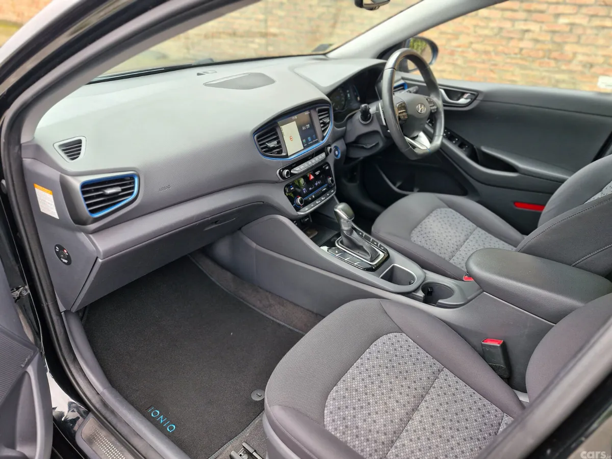 Hyundai IONIQ Hatchback, Petrol Plug-in Hybrid, 2018, Black