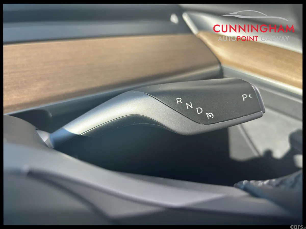 Tesla Model 3 Saloon, Electric, 2023, Red