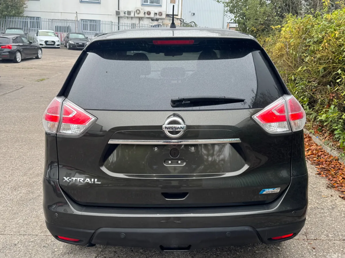 Nissan X-Trail SUV, Petrol Hybrid, 2016, Green