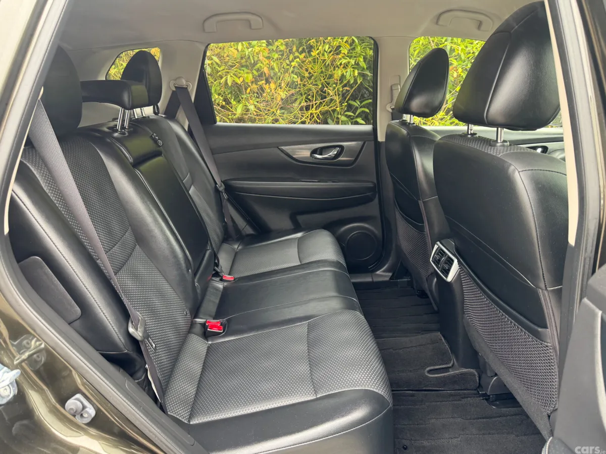 Nissan X-Trail SUV, Petrol Hybrid, 2016, Green