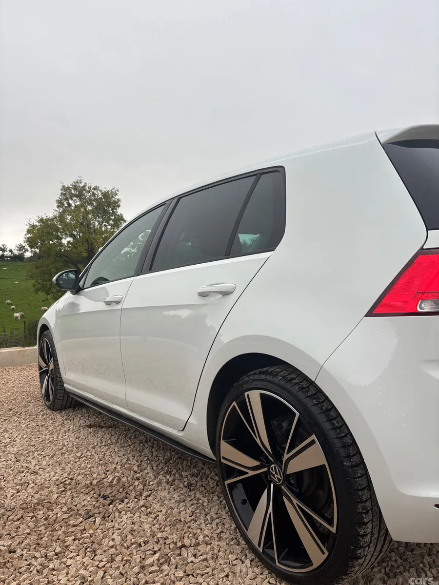 Volkswagen Golf Hatchback, Petrol, 2016, White