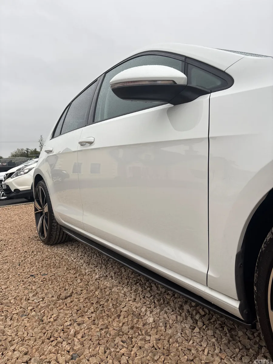 Volkswagen Golf Hatchback, Petrol, 2016, White