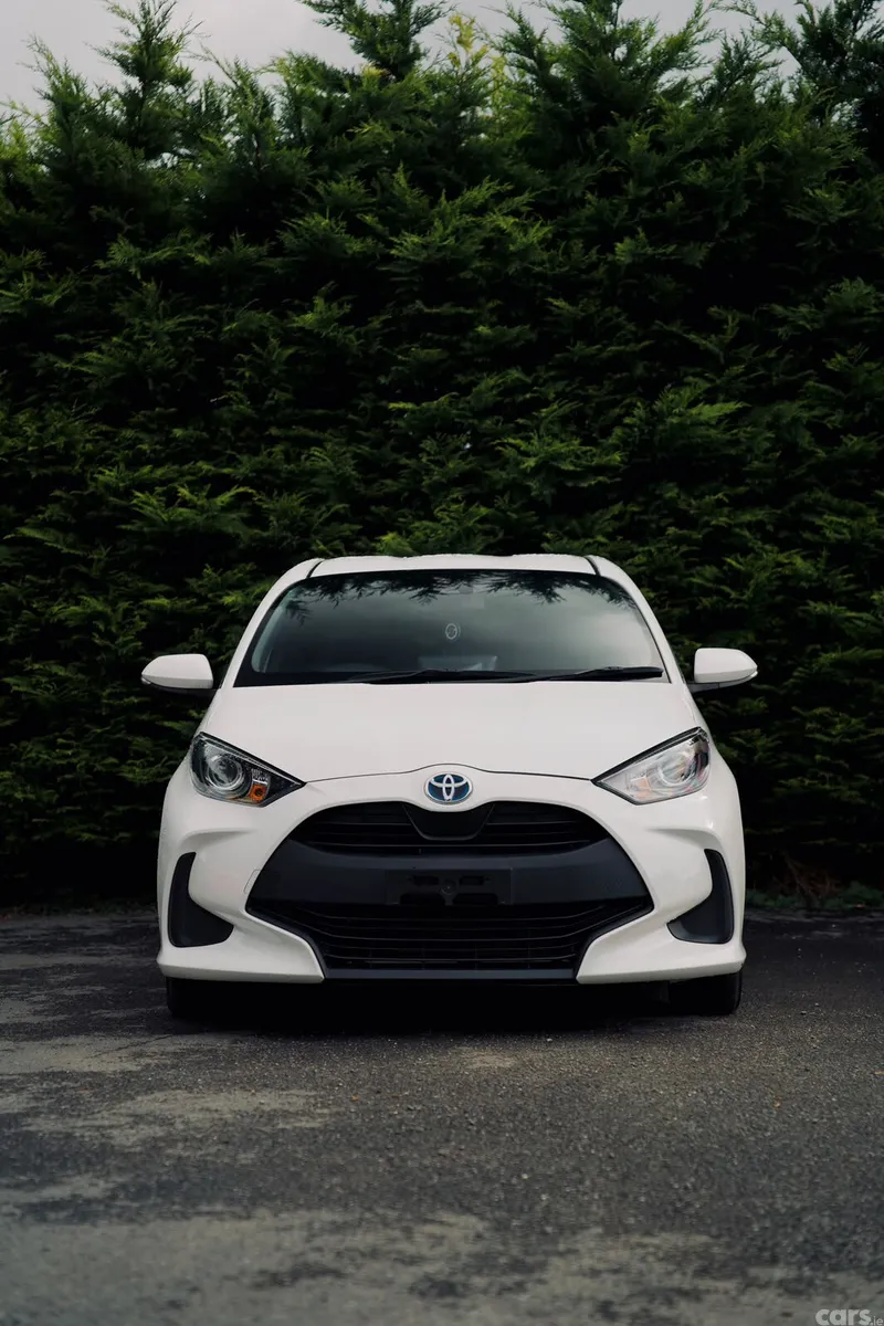 Toyota Yaris Hatchback, Petrol Hybrid, 2023, White