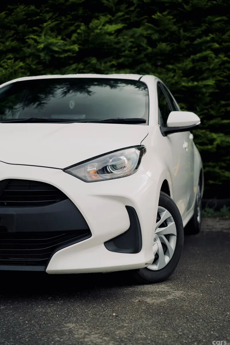 Toyota Yaris Hatchback, Petrol Hybrid, 2023, White